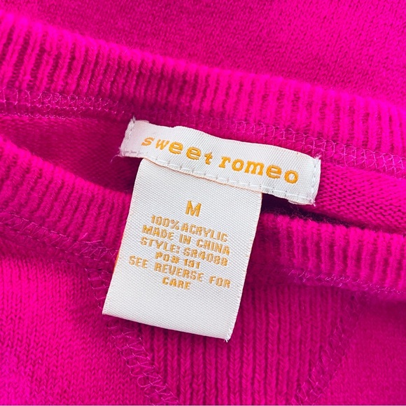 Sweet Romeo Fuchsia Crewneck Pullover Sweater Barbie Size Medium - Picture 6 of 6